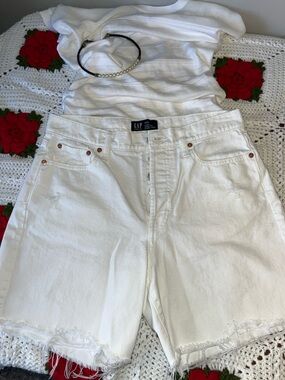 White High Rise Cheeky Midi Button Fly Distressed Denim GAP Shorts NWOT